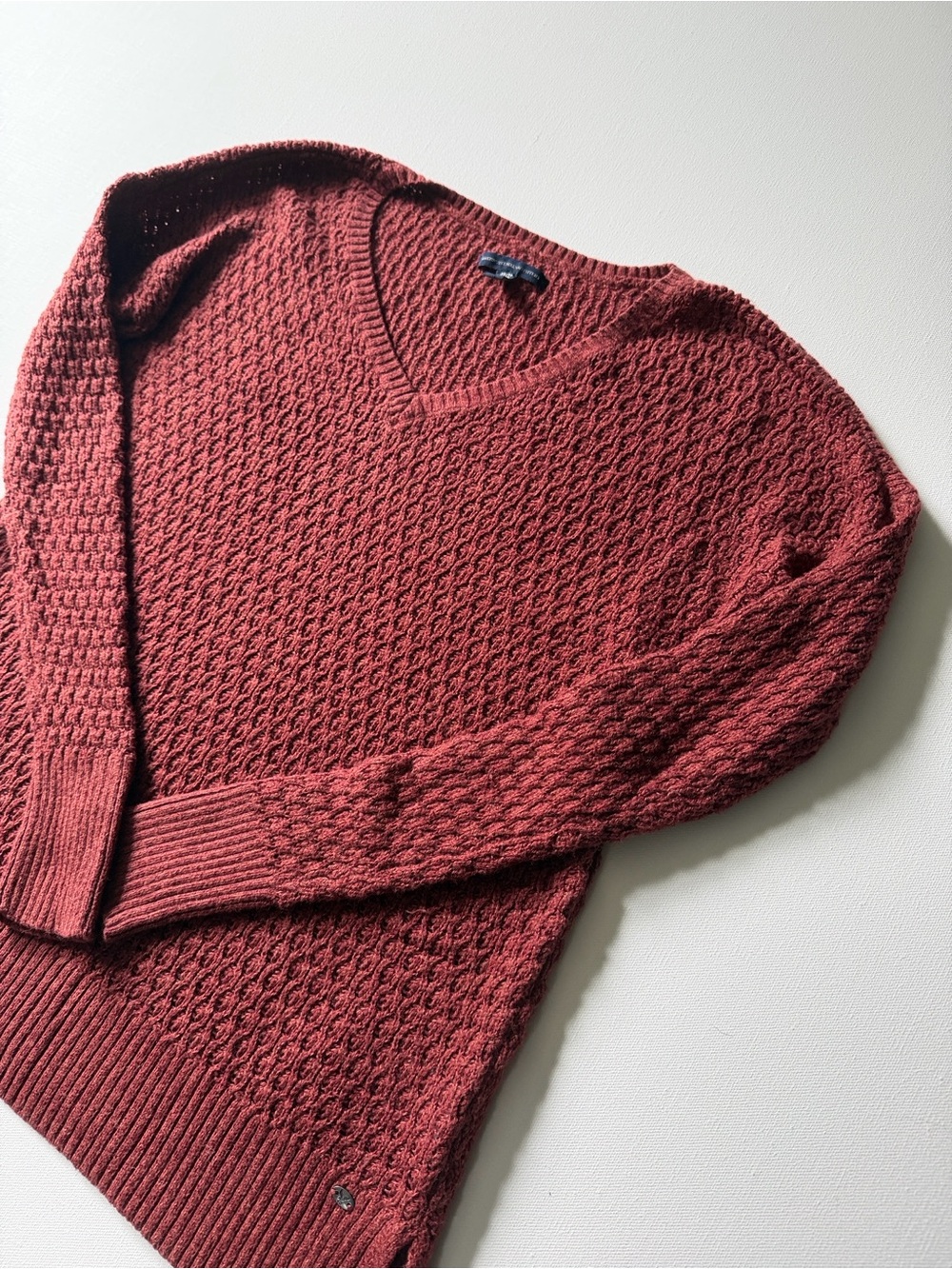 American Eagle Outfitters V-Neck Rust Knit Women’s Sweater - SZ: XS